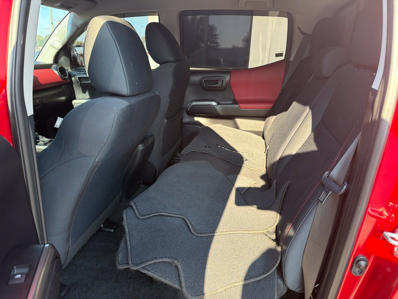 Used 2021 Toyota Tacoma SR5 RWD image 5