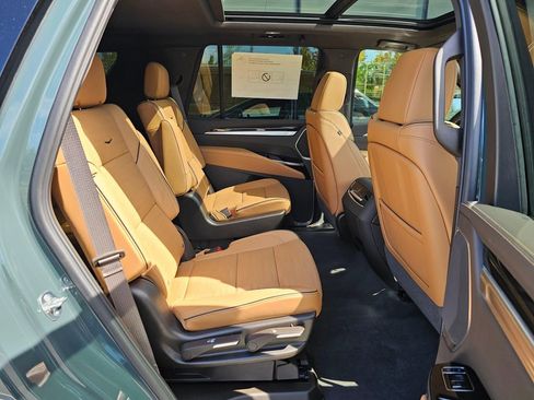 New 2026 Cadillac Escalade Luxury w/ Touring Package AWD/4WD image 12