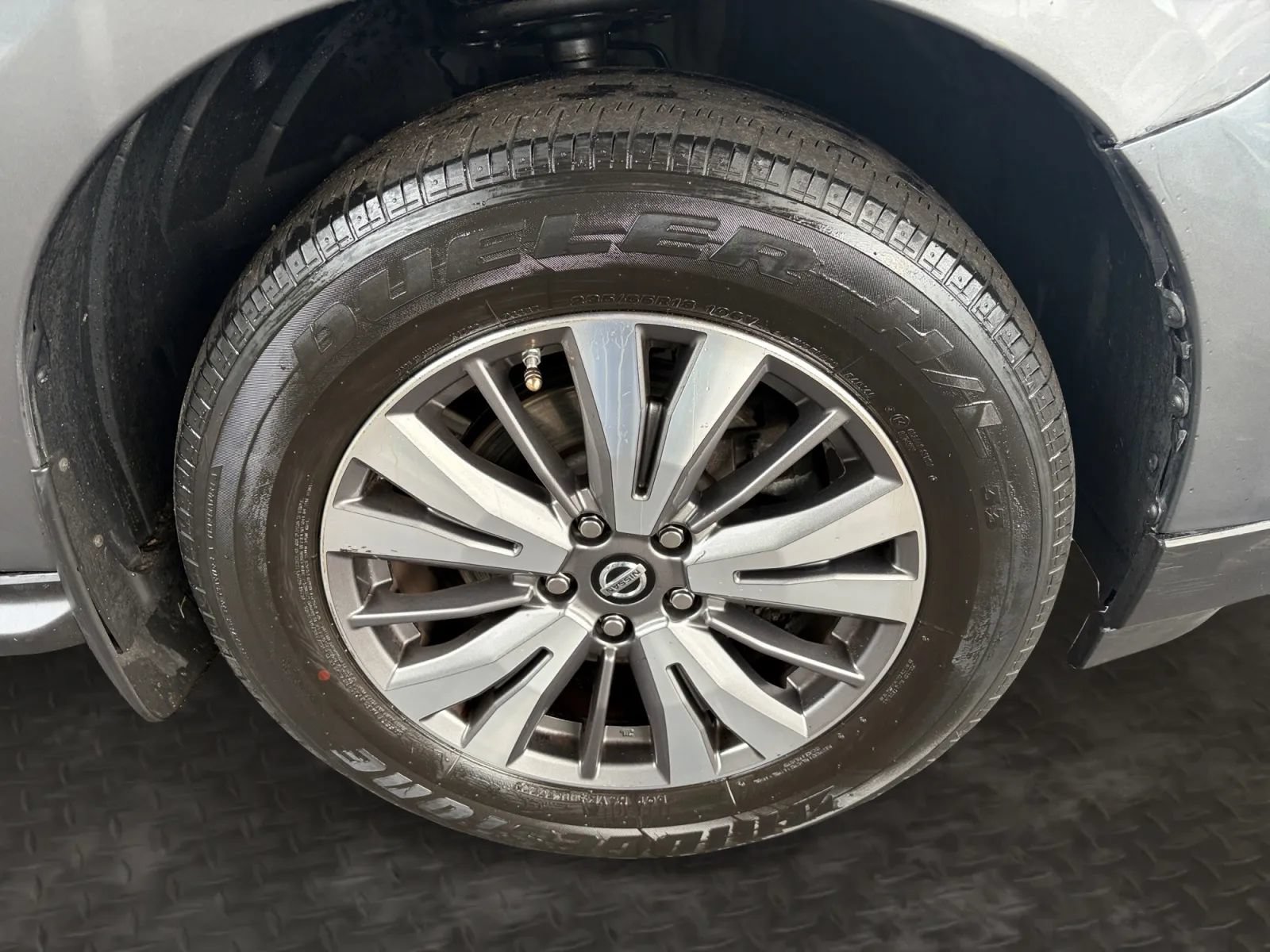 Used 2017 Nissan Pathfinder SL AWD/4WD image 39