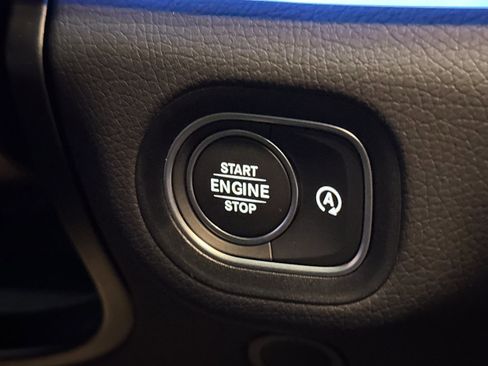 Used 2025 Mercedes-Benz GLS 450 4MATIC image 29