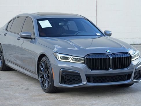 Used 2022 BMW 740i w/ M Sport Package RWD image 59