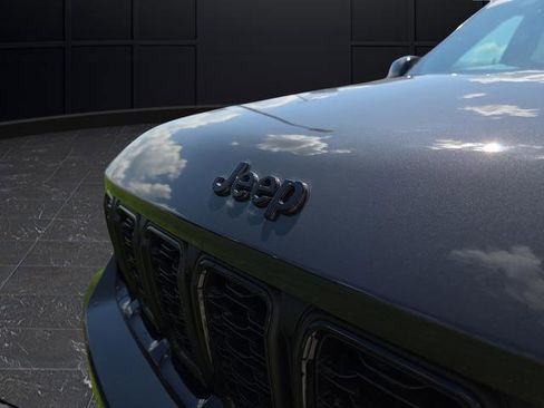 New 2025 Jeep Grand Cherokee Altitude image 39