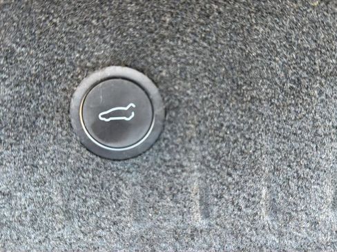 Used 2022 Tesla Model S Plaid image 16