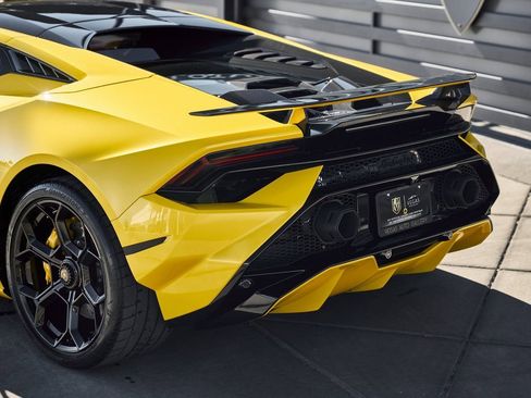 Used 2023 Lamborghini Huracan Tecnica image 10