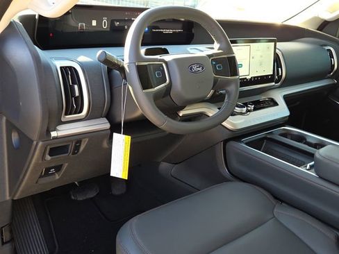 New 2025 Ford Expedition Active RWD image 17