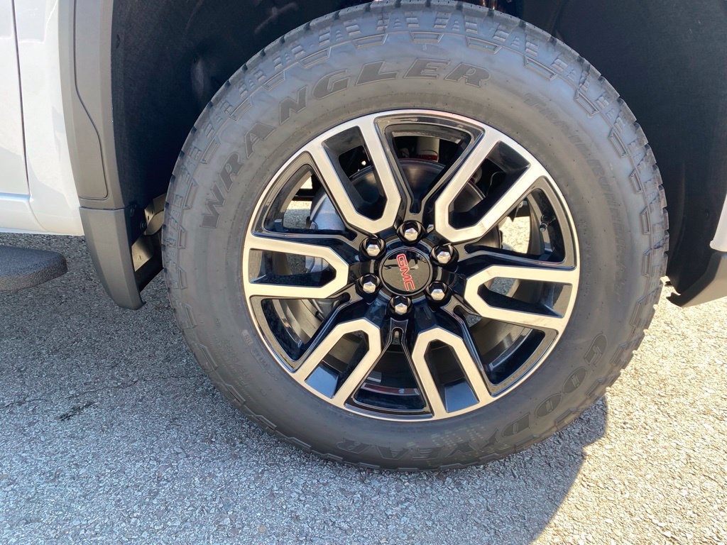 New 2026 GMC Sierra 1500 AT4 w/ AT4 Premium Package AWD/4WD image 6