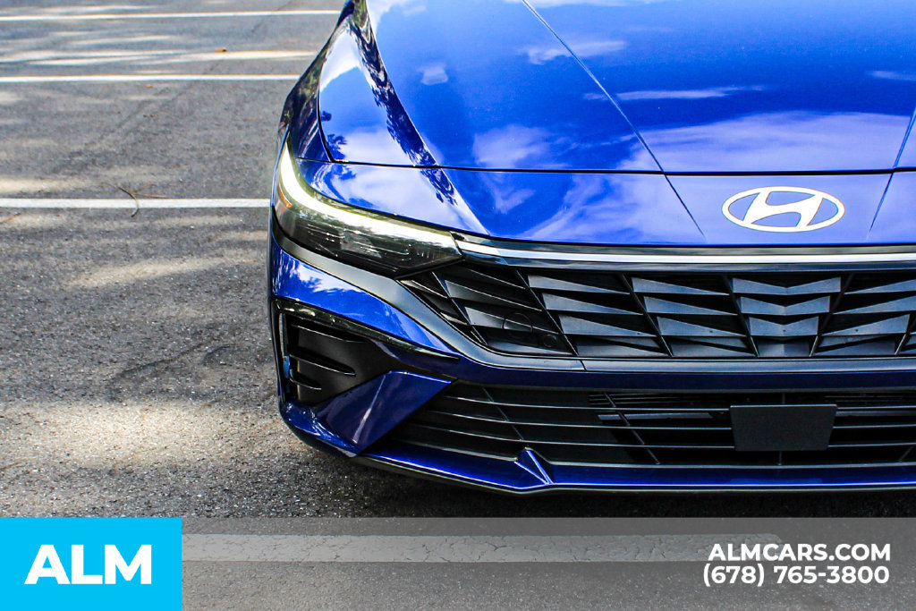 Used 2025 Hyundai Elantra SEL FWD image 11