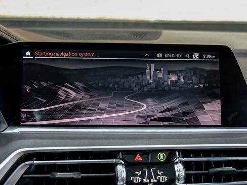 Used 2022 BMW X5 sDrive40i w/ M Sport Package image 29