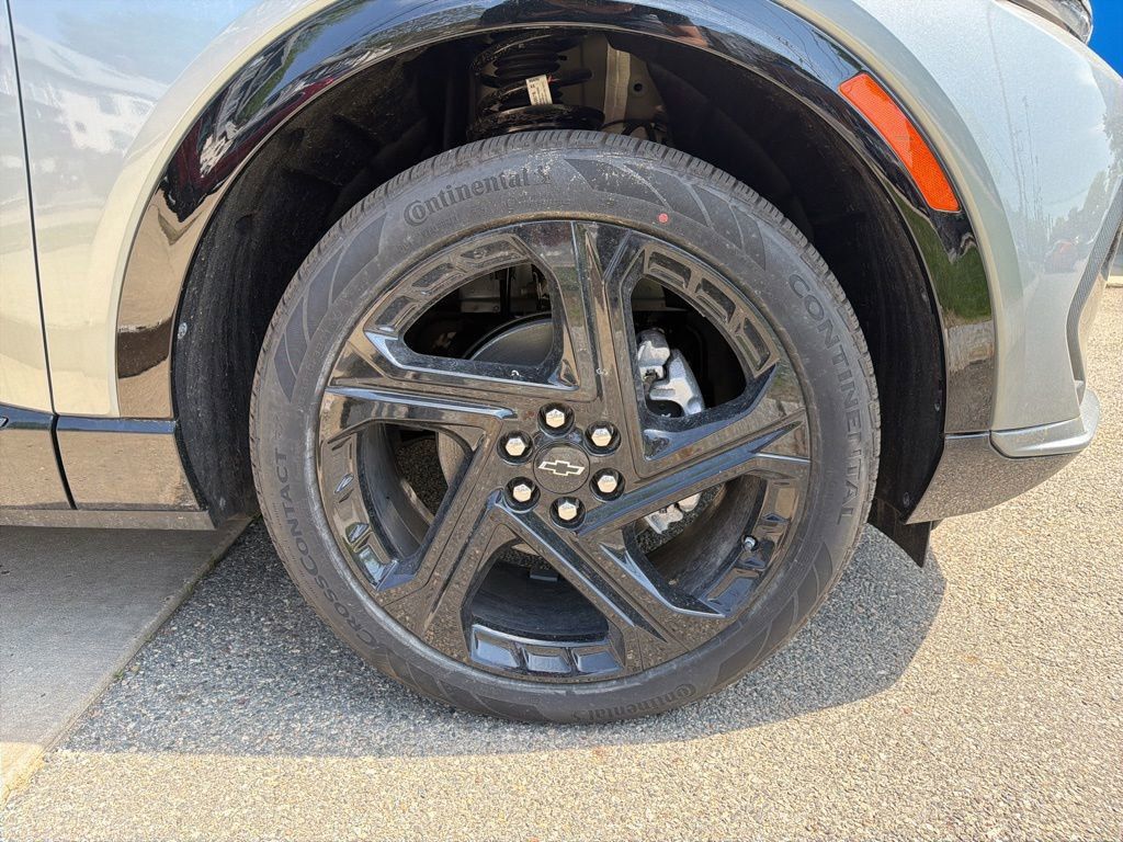 New 2026 Chevrolet Equinox EV RS AWD/4WD image 28
