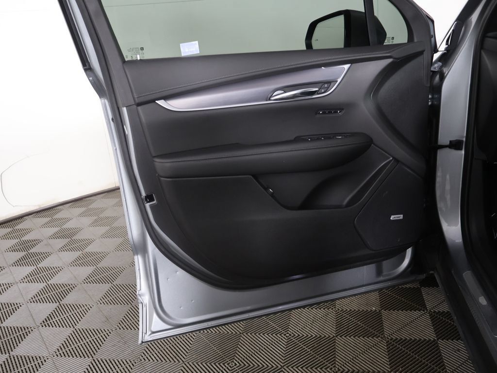Used 2024 Cadillac XT6 Luxury w/ LPO, Floor Liner Package AWD/4WD image 23