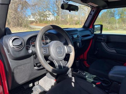 Used 2013 Jeep Wrangler Sport image 8