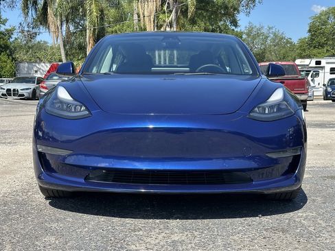 Used 2022 Tesla Model 3 Standard Range Plus image 8