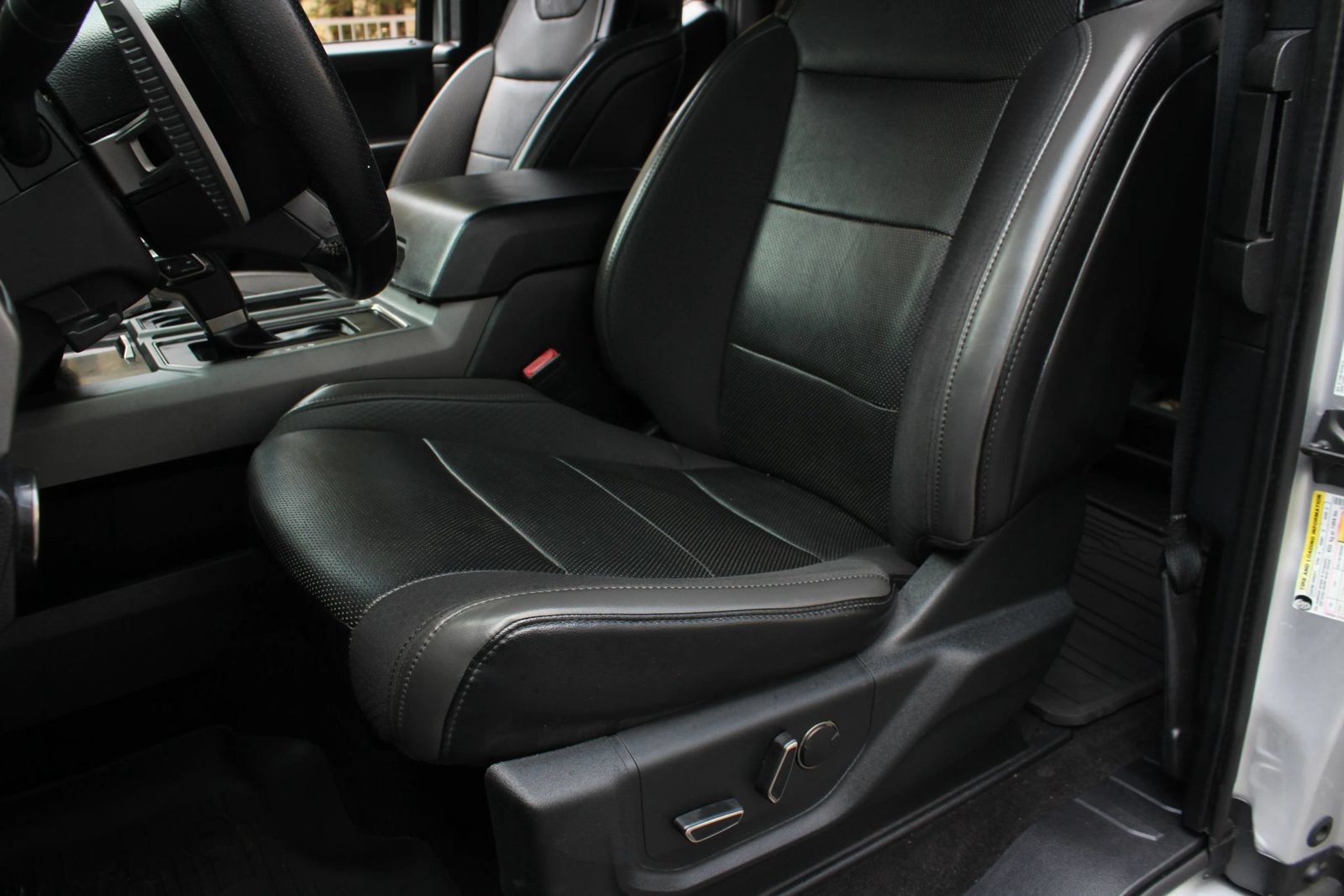 Used 2019 Ford F150 Raptor w/ Equipment Group 801A Mid AWD/4WD image 17