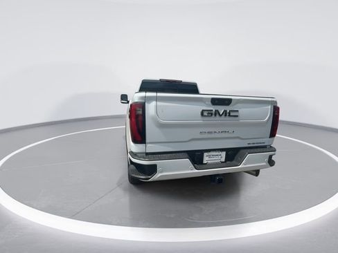 New 2026 GMC Sierra 3500 Denali Ultimate AWD/4WD image 7