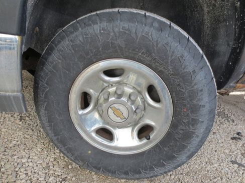 Used 2002 Chevrolet Silverado 2500 LT w/ Off-Road Skid Plate Pkg image 34