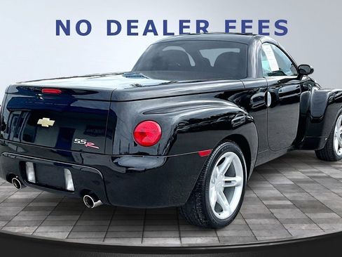 Used 2006 Chevrolet SSR w/ Preferred Equipment Group image 6