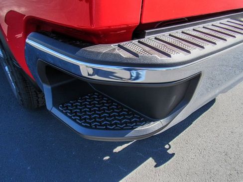 New 2026 GMC Sierra 1500 SLE w/ X31 Off-Road Package image 9