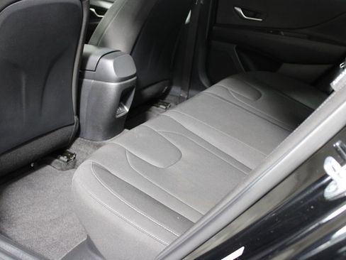 Used 2024 Hyundai Elantra Blue image 25