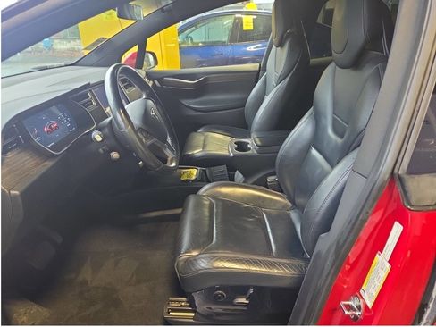 Used 2016 Tesla Model X 90D image 4