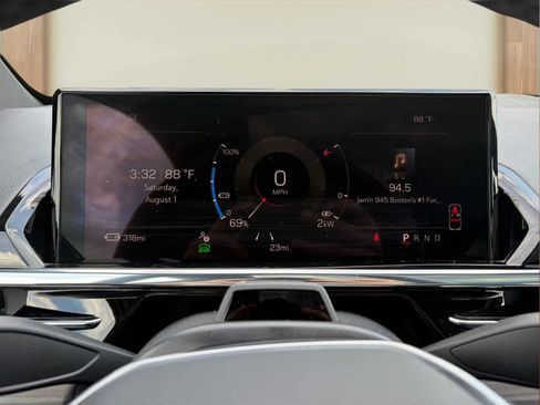 Used 2025 GMC Sierra EV Denali AWD/4WD image 15