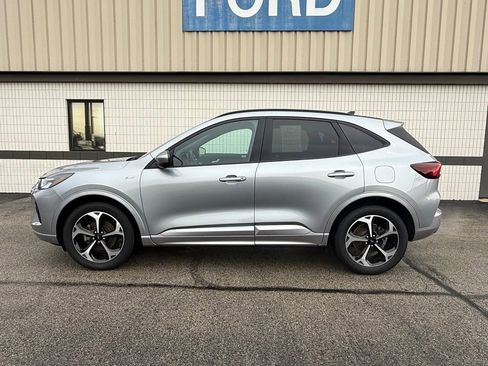 Used 2023 Ford Escape ST-Line Select w/ Tech Pack #2 image 3