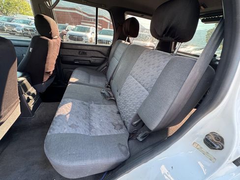 Used 1997 Nissan Pathfinder LE AWD/4WD image 16