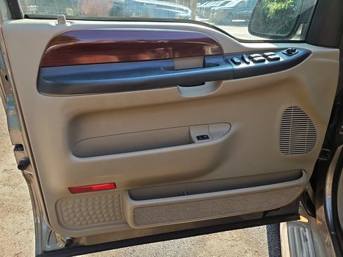 Used 2005 Ford Excursion Limited AWD/4WD image 11