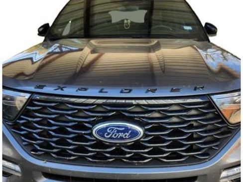 Used 2023 Ford Explorer ST-Line w/ Class IV Trailer Tow Package image 18