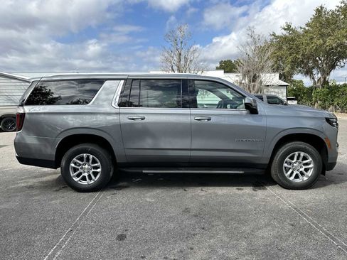 New 2026 Chevrolet Suburban LS image 7