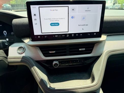 Used 2025 Ford Explorer Active w/ Active Comfort Package AWD/4WD image 11