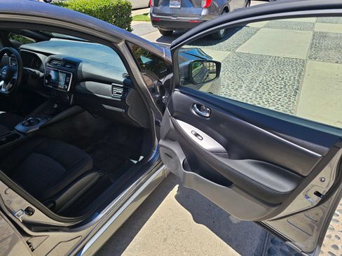 Used 2024 Nissan Leaf S FWD image 23