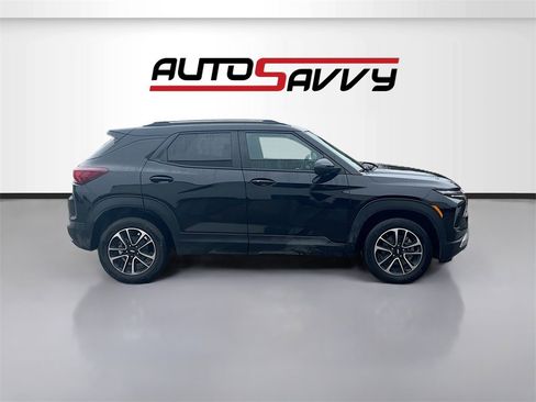 Used 2024 Chevrolet TrailBlazer LT w/ LT Cold Weather Package image 8