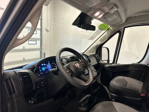 Used 2025 RAM ProMaster 2500 w/ U-Haul Equipment Group FWD image 18