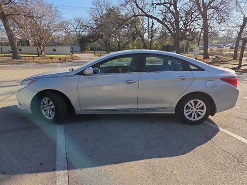 Used 2011 Hyundai Sonata GLS image 3