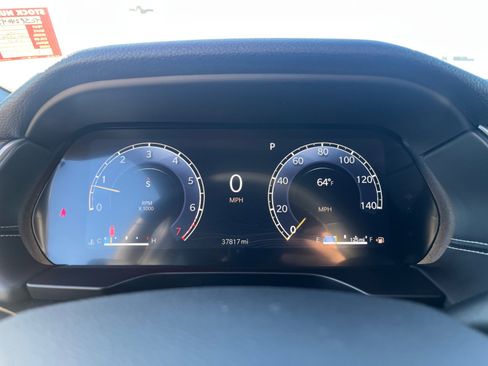 Used 2024 Jeep Grand Cherokee Altitude image 10