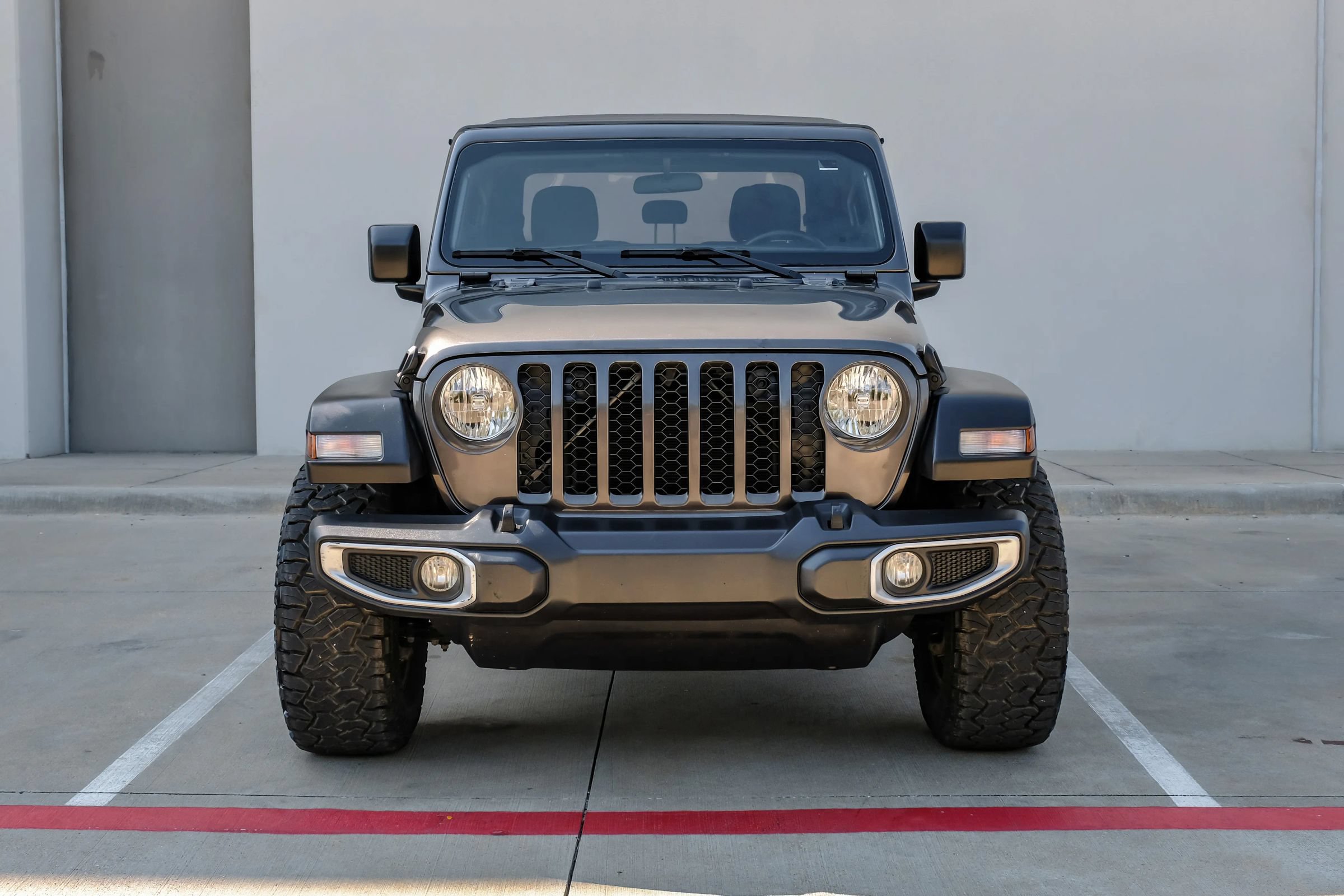 Used 2023 Jeep Gladiator Sport AWD/4WD image 5