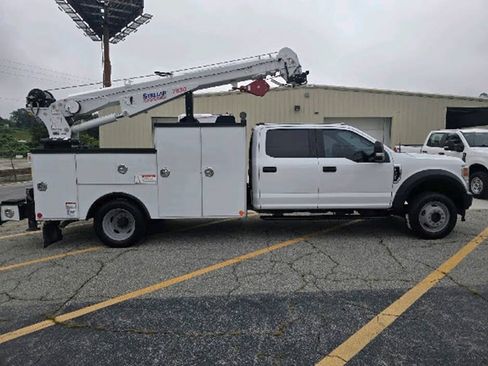 Used 2022 Ford F550 4x4 Crew Cab Super Duty w/ Power Equipment Group image 12