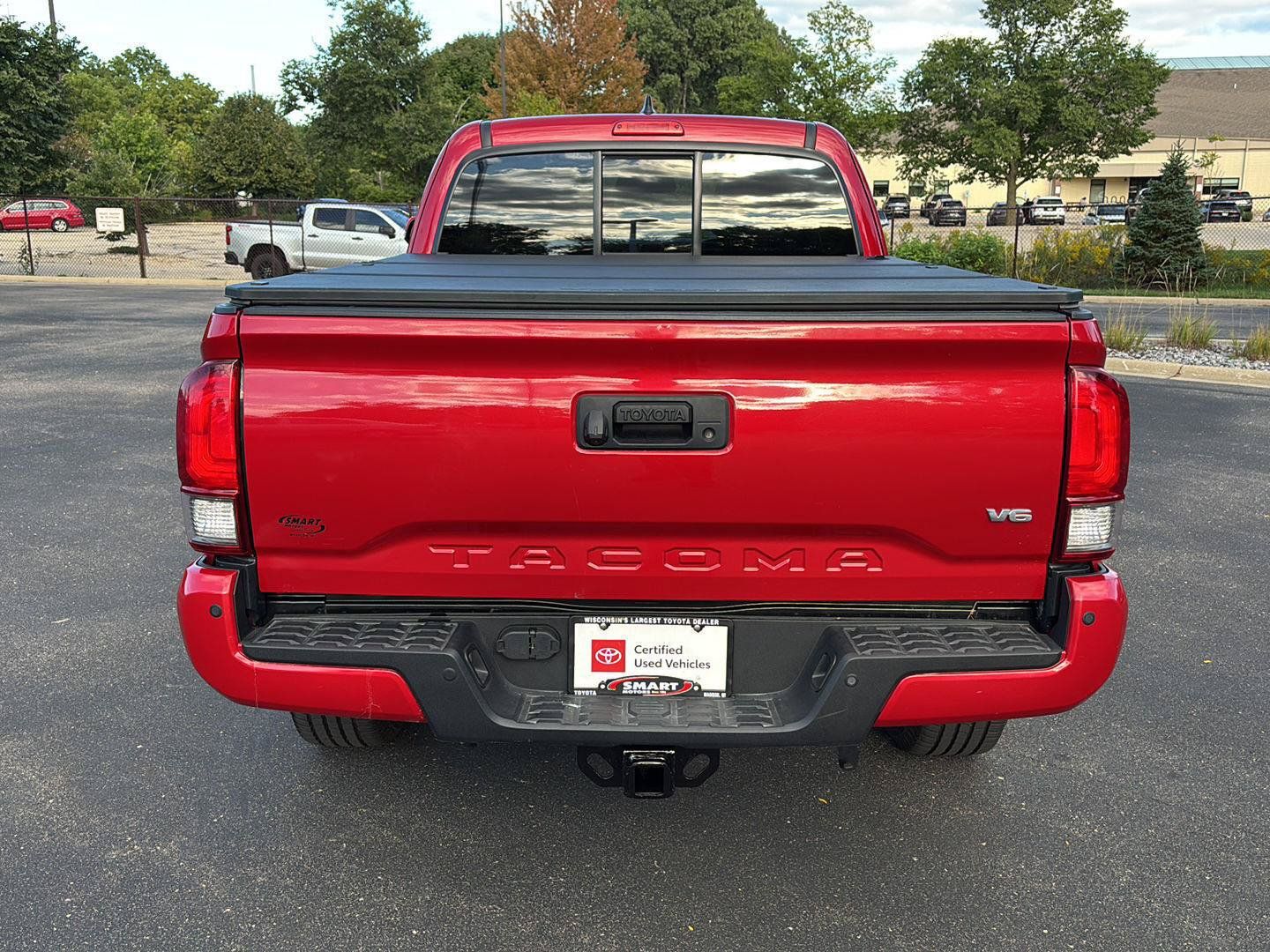 Used 2017 Toyota Tacoma TRD Sport w/ Premium & Technology Package AWD/4WD image 11