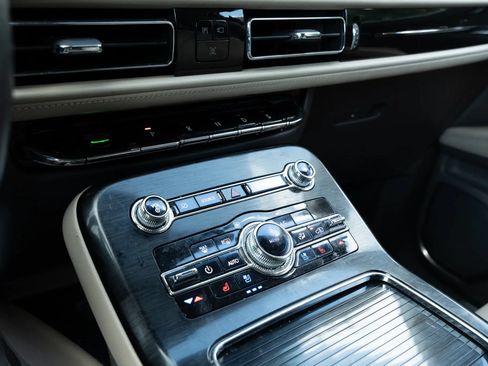 Used 2021 Lincoln Nautilus Reserve FWD image 27