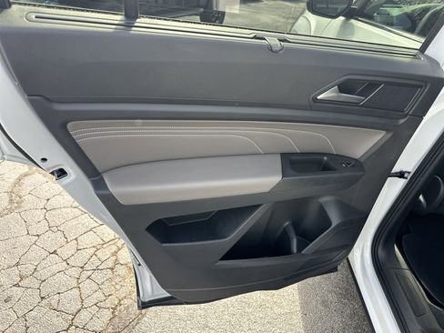 Used 2023 Volkswagen Atlas SE image 24