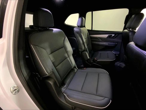 Used 2025 Buick Enclave Preferred FWD image 55