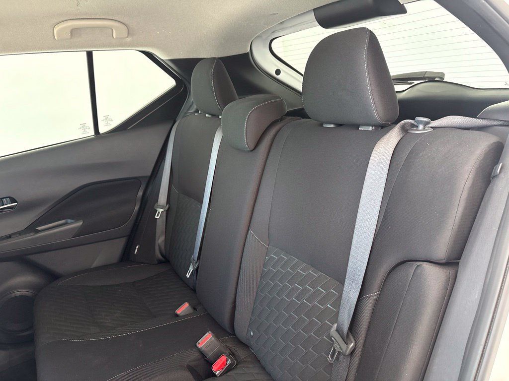 Used 2023 Nissan Kicks SV FWD image 28
