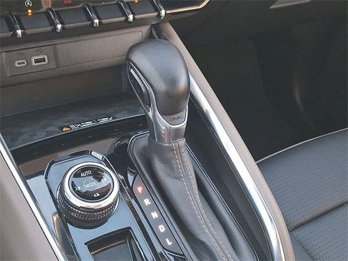 Certified 2024 GMC Canyon Denali image 16