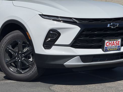 New 2025 Chevrolet Blazer LT w/ Midnight/Sport Edition FWD image 3