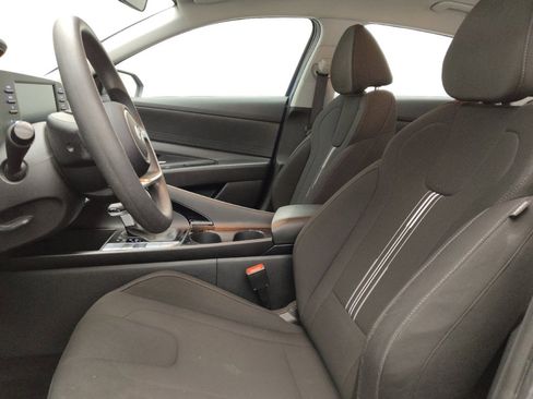 Used 2025 Hyundai Elantra Hybrid FWD image 17