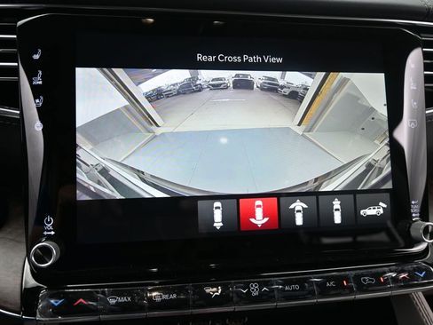 Used 2024 Jeep Grand Wagoneer L 4WD image 24