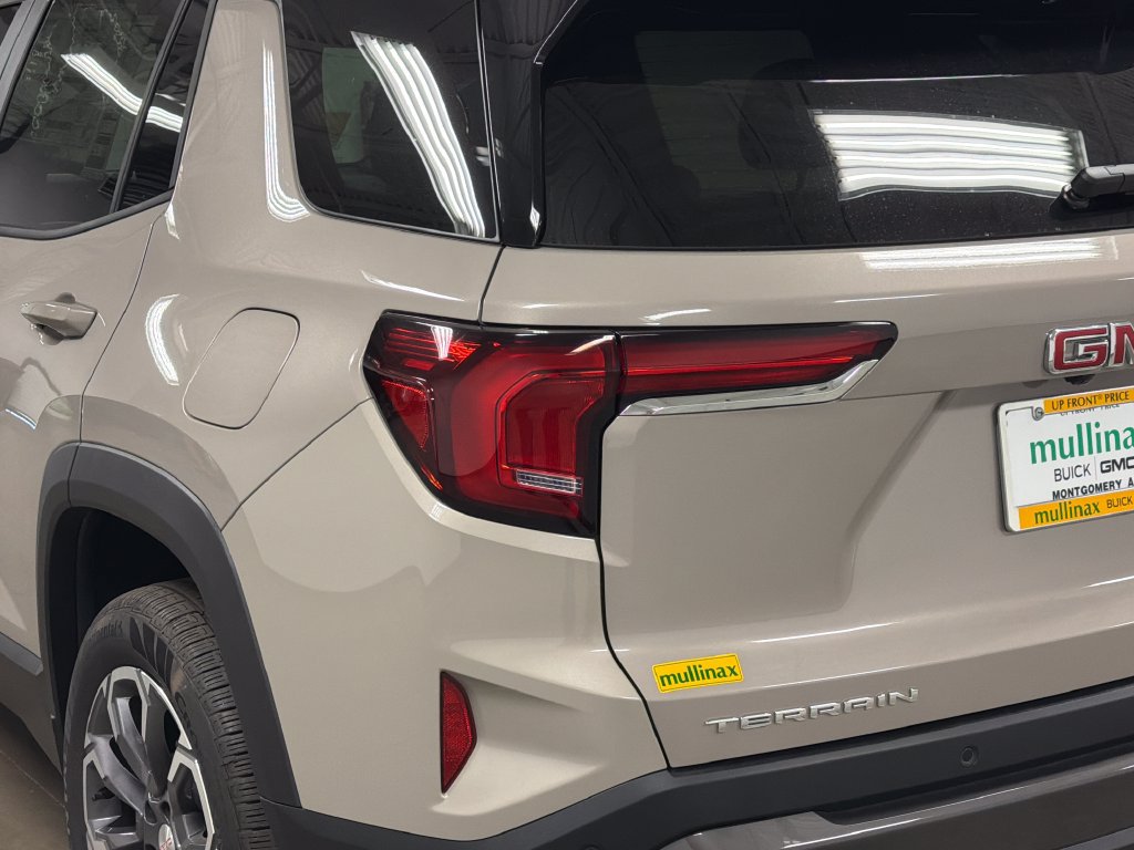 New 2027 GMC Terrain Elevation w/ Elevation Premium Package FWD image 16