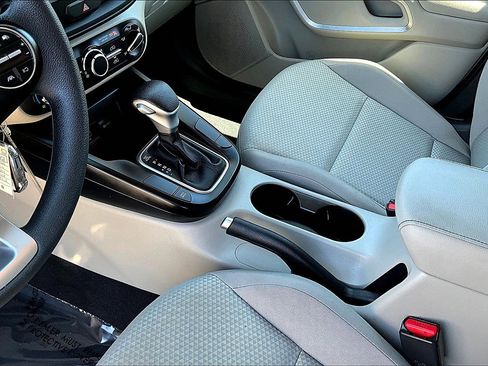 Used 2025 Kia Soul LX FWD image 14
