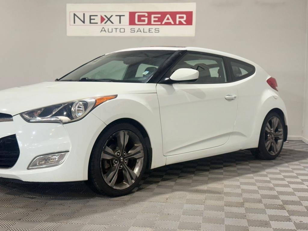 Used 2015 Hyundai Veloster w/ Option Group 03 FWD image 6