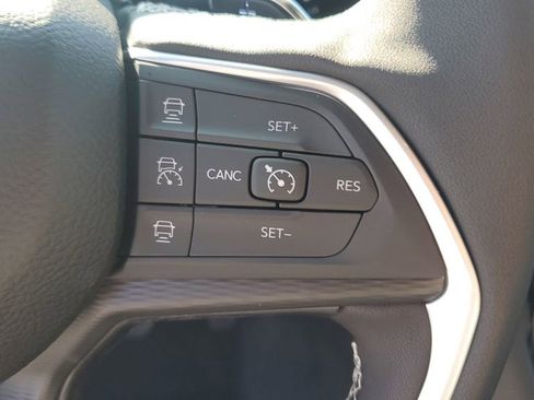 New 2025 Jeep Grand Cherokee L Altitude image 33